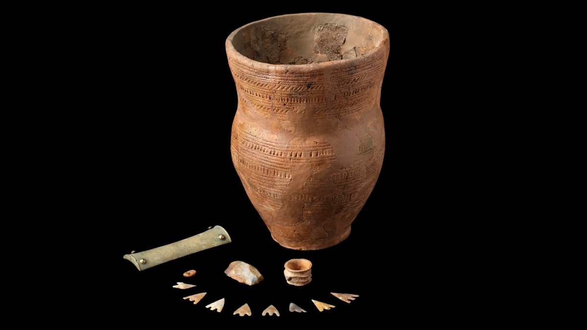 Calling all #archaeology detectives!🔎

Can you link Scottish archaeological objects to the places they were found? Help the Finds Hub connect the dots finds-hub.org

January's mission, should you choose to accept it: connect prehistoric grave goods to funerary sites.