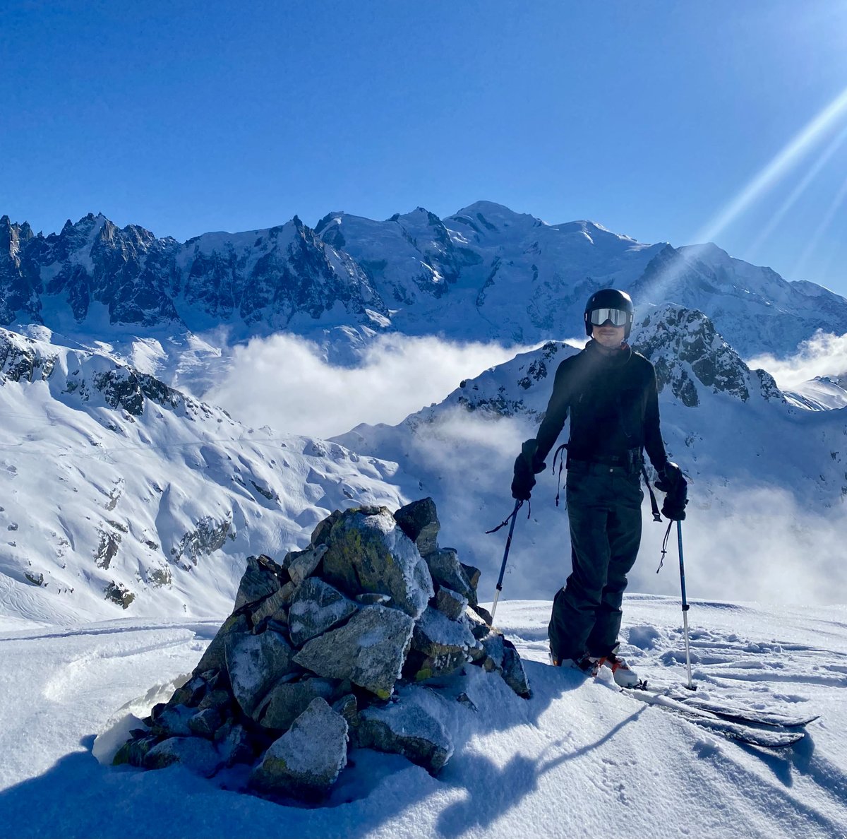 KairnApp's tweet image. Can you guess which iconic mountain our beloved Product Manager @RomainDahan is standing in front of? #snowyKairn #easyone