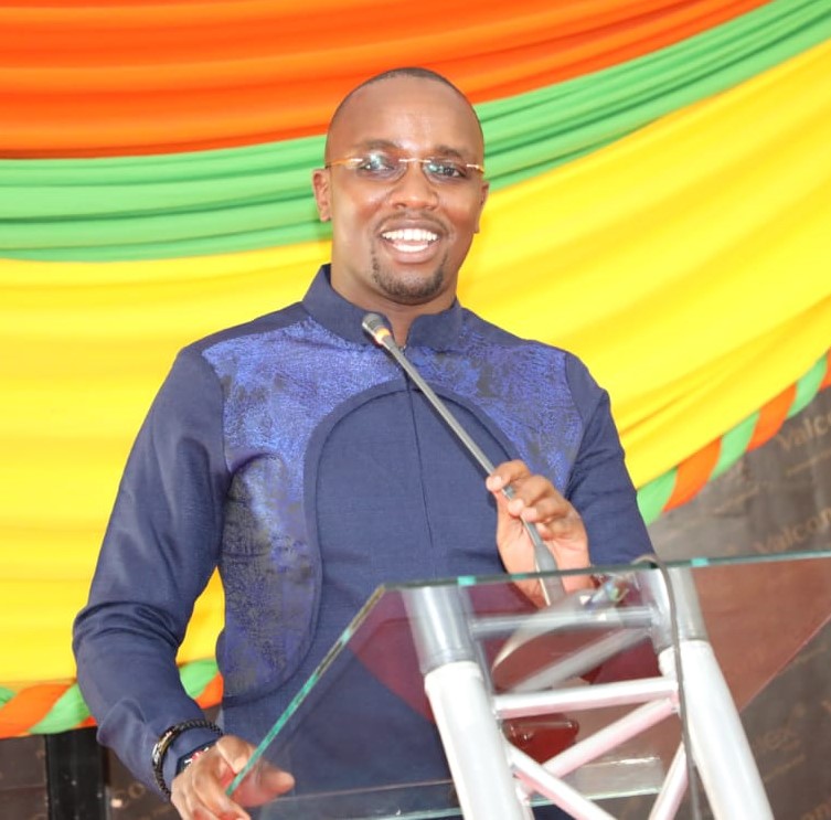 NACADAKenya's tweet photo. Congratulations @RoySasaka for having been awarded Fellowship in CIPS @cipsnews. @NACADAKenya we are pleased to celebrate this achievement with you & look forward to you infusing the best practices in procurement & supply chain at the policy level #FCIPS. Hongera!!! https://t.co/anTqcdJC6w