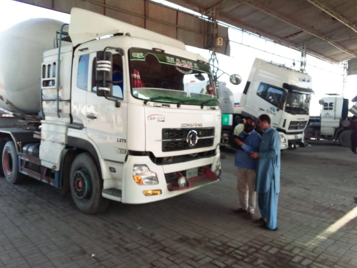 GhandharaAuto's tweet photo. HAPPENING NOW!
Countrywide free checkup campaign of Dongfeng Trucks is happening now at Sadiqbabad.
Get your truck inspect free of cost and avail gifts for your Dongfeng Truck.
#DongfengTrucks #Trucks #Fleet #Checkup #Campaign #OilFilter #Inspection #Karachi #Pakistan https://t.co/9WtLY9ywC8