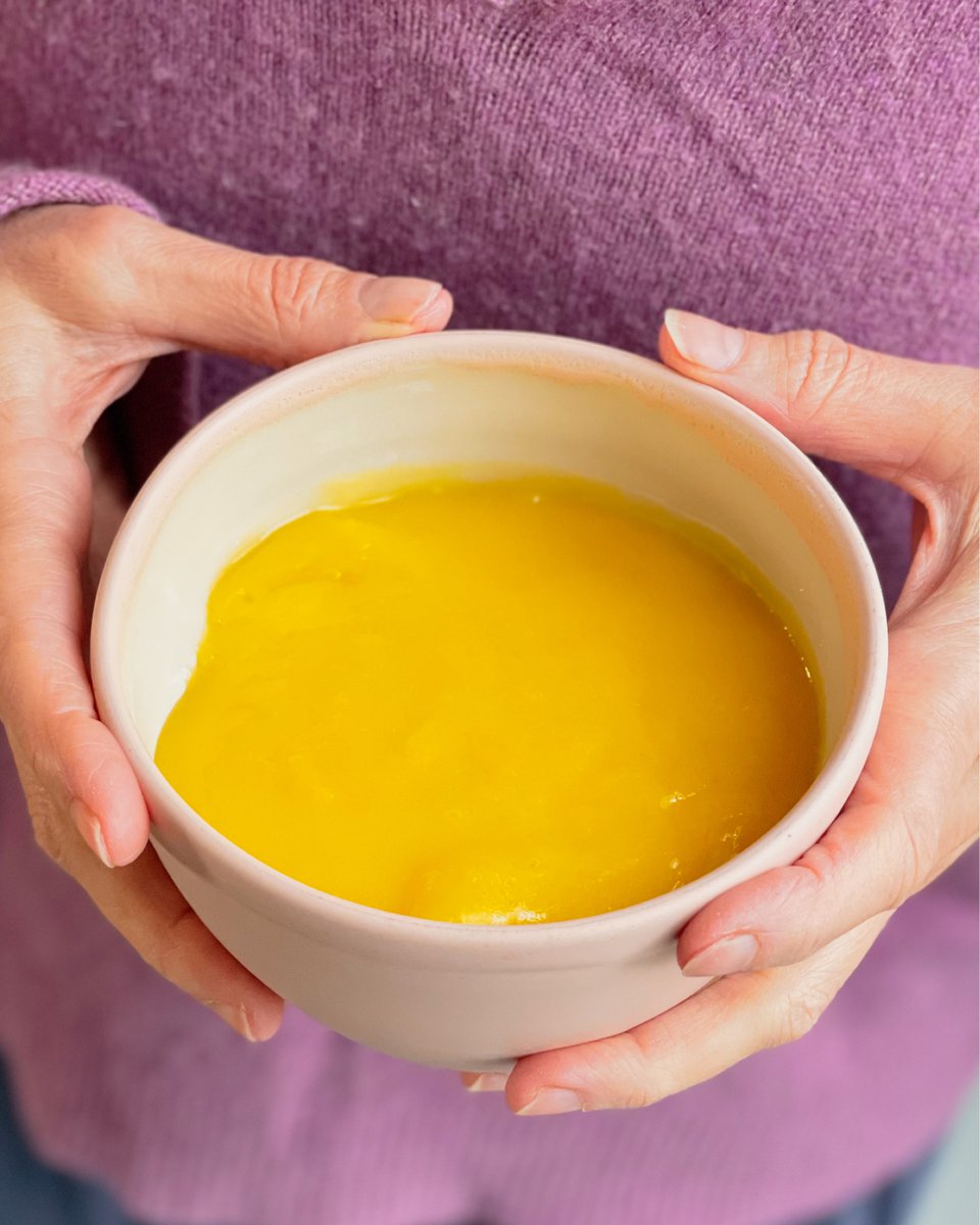 💛 Ich liebe einfach LEMON CURD! Wer hier hat schon mal Lemon Curd gemacht oder gegessen? xxx Cyn

#lemoncurd #lemonlove #modernbaking #homemade #cynthiabarcomi