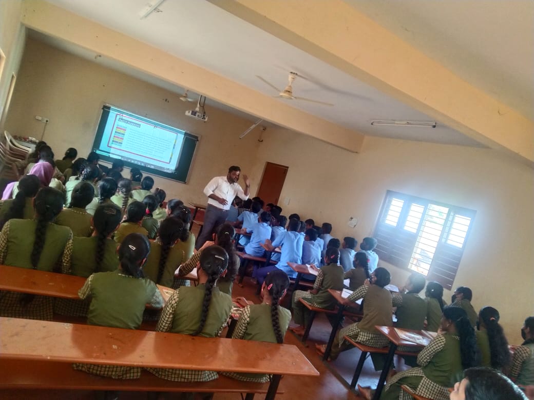 AccessKar's tweet photo. Access india putture region held a *Exam technique* session at Govt High school Haledangady, Keddu,Belthangdy tq . Access India trainer Mr, Thouseef  interacted with the students.  Mr.Shareef Associate Trainer and fuculties of school were present at the moment https://t.co/2jOxkkTiNB