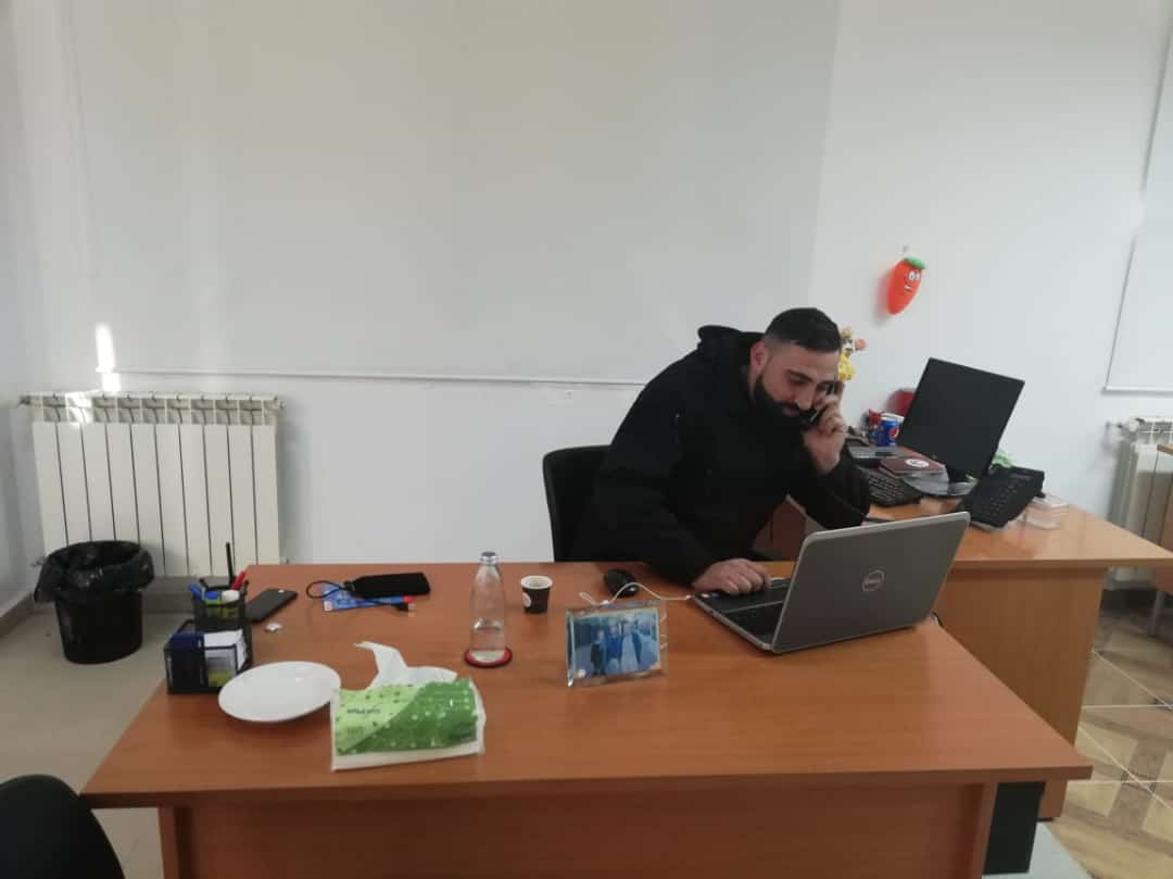 "أنضجتني الليالي التي قضيتها وحدي وأنا في حاجةٍ لمن يسمعني أو يهتم لأمري، الليالي التي كانت من مرارتها أيأس من فكرة أنها ستنقضي، وأني سأظل أعيش في متاهاتها كثيراً، نجوتُ  منها لكن الأثر الذي أحدثته بداخلي لا يُنسى لأنها جعلتني أكبُر عن عمري الحقيقي بمراحل."
#صباح_الخير