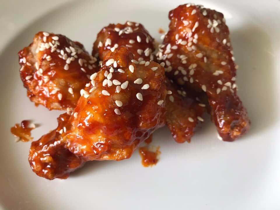 chickyhomemade's tweet photo. (25/1/64)รอบ 19.00 สั่งได้เลยน้า
ข้าวไก่ป๊อปซอสออริ,หมาล่า ,แจ่ว  ราคากล่องละ 50 บาท 
ปีกไก่ (รสออริจินิล,หม่าล่า) ชิ้นละ 10 บาท ข้าวเปล่าก็มีน้า 
ส่งฟรีรอบบางแสน ฮาลาล ไม่ใส่ผงชูรส 
#กินไรดีมอบู #บางแสน #รีวิวบางแสน #รีวิวมอบู #ชลบุรีบางแสน #นัดรับบางแสน #ทีมบูรพา https://t.co/eqFwWnf299