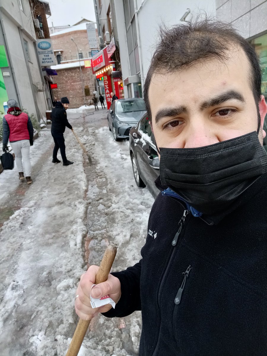 El birliğiyle mahallemizi temizledik ne güzel oldu <a href="/uskudarbld/">Üsküdar Belediyesi</a> <a href="/hilmiturkmen34/">Hilmi Türkmen</a>