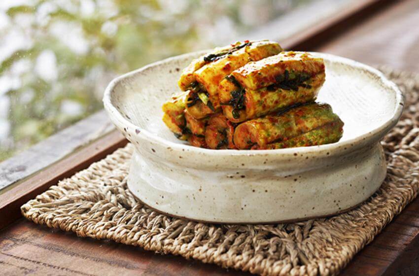VisitaCorea's tweet photo. Hoy queremos presentarte un plato tradicional: kimchi 😀😋
En la siguiente página puedes descubrir desde el origen de este plato hasta sus propiedades y tipos ⤵
https://t.co/0xkZukvIzH
#comidacoreana #ConoceCorea en línea https://t.co/lxLHhYRwt7