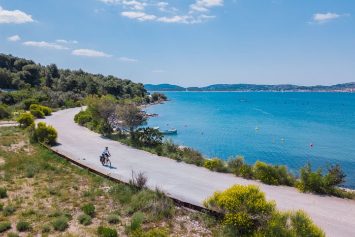 copenhenken's tweet photo. Three big trends in #tourism today:
👉 sustainable tourism
👉 active travel
👉 domestic tourism
#Cycling tourism ticks all the boxes. That’s why we are proud to be working with the 🇺🇳 UN World Tourism Organisation. https://t.co/7H7Jm296yX