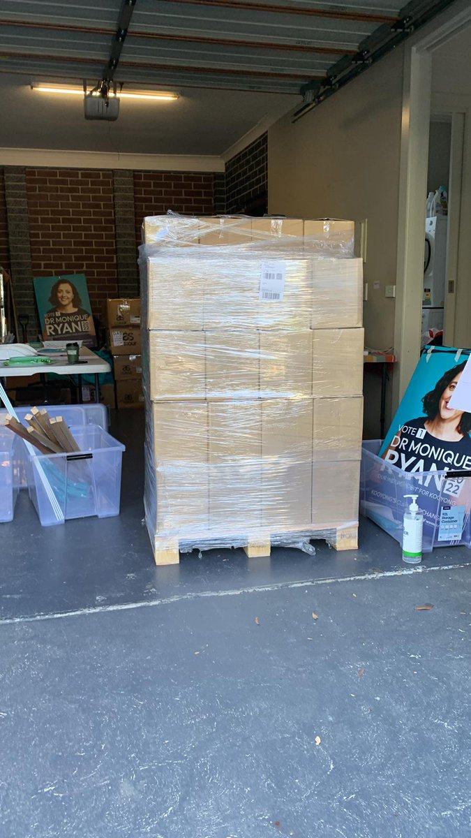 Mon4Kooyong's tweet photo. This is what 100,000 fliers looks like.
People power is what will win us this campaign.
If you'd like to join #TeamMon and help us letterbox all of Kooyong, visit our website.
https://t.co/b0WSCLXZtR
#auspol #mon4kooyong https://t.co/ocBhAZWOGY