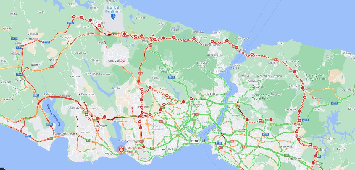 Şu saat itibariyle İBB'nin sorumluluğundaki tüm yollar açıkken, Bakanlık'a bağlı yolların hemen tamamı kapalı veya sorunlu halde... Trol ordusu ile olmuyor bu iş...
