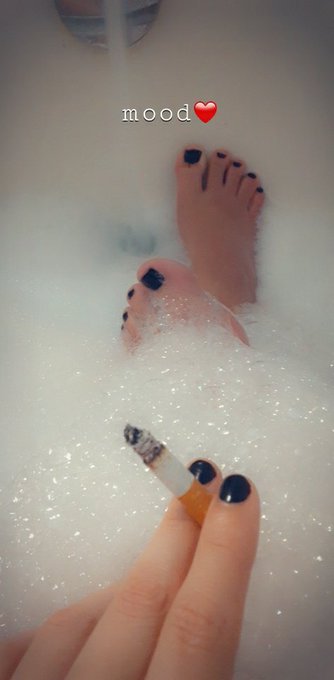 Yay for bathtime!!! Going to try my hardest to make it a good one 😉 https://t.co/B9642mcCZj<a href="/tag/selflovesunday"class="tags"><span>#selflovesunday</span></a>