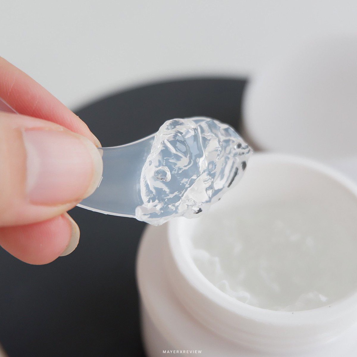 memayerr's tweet image. กระปุกเล็กหมดไปกระปุกใหญ่ไม่มาได้ไงเนอะ ☺️ Dii Collagen Time Reversal ครีมคอลลาเจนเนื้อเจลลี่ที่เมย์ติดหนักมาก ทาทุกคืนเลย ให้ความชุ่มชื้นผิวดีมากๆ ผิวฟูขึ้นดูอิ่มน้ำ ผิวแพ้ง่ายแบบเมย์ใช้ได้ไม่มีแพ้ ปลื้ม ฉันรักแบรนด์นี้ 🥰 #Diiclassyskin #ใช้ดีบอกต่อ #DiiNista #Diithailandreview