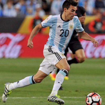 locosxelcapo's tweet photo. Nos disculpan la hora, pero son buenos días Capos Queridos!! … La hicimos!! Bienvenido al CAPO DE PROVINCIA!! Vamos a darle con todo @nicogaitan !! https://t.co/FMhCnxbidU