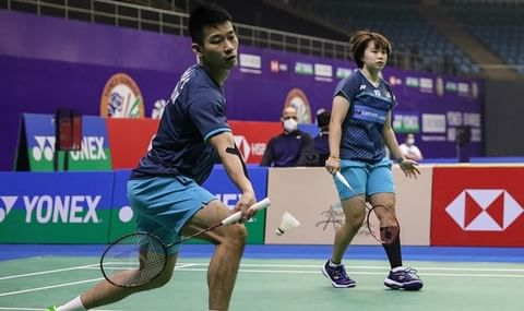 UnifiSports's tweet photo. Chan Peng Soon mengesahkan menerusi Instagram Story yang dia telah positif #COVID19 selepas pulang dari India ๐ฎ๐ณ untuk beraksi di #IndiaOpen2022 & #SyedModi2022. โน๏ธ
Semoga cepat sembuh, Peng Soon! #KamiTeamMalaysia https://t.co/Mm5jnMqs8u