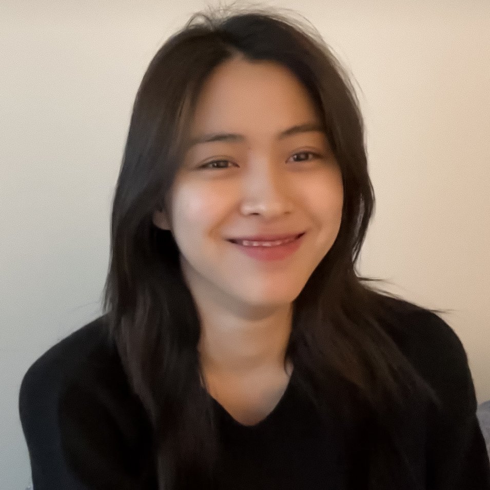 RYEJIF1LM's tweet photo. this ryujin                with                this yeji https://t.co/yEE4bk2HJM