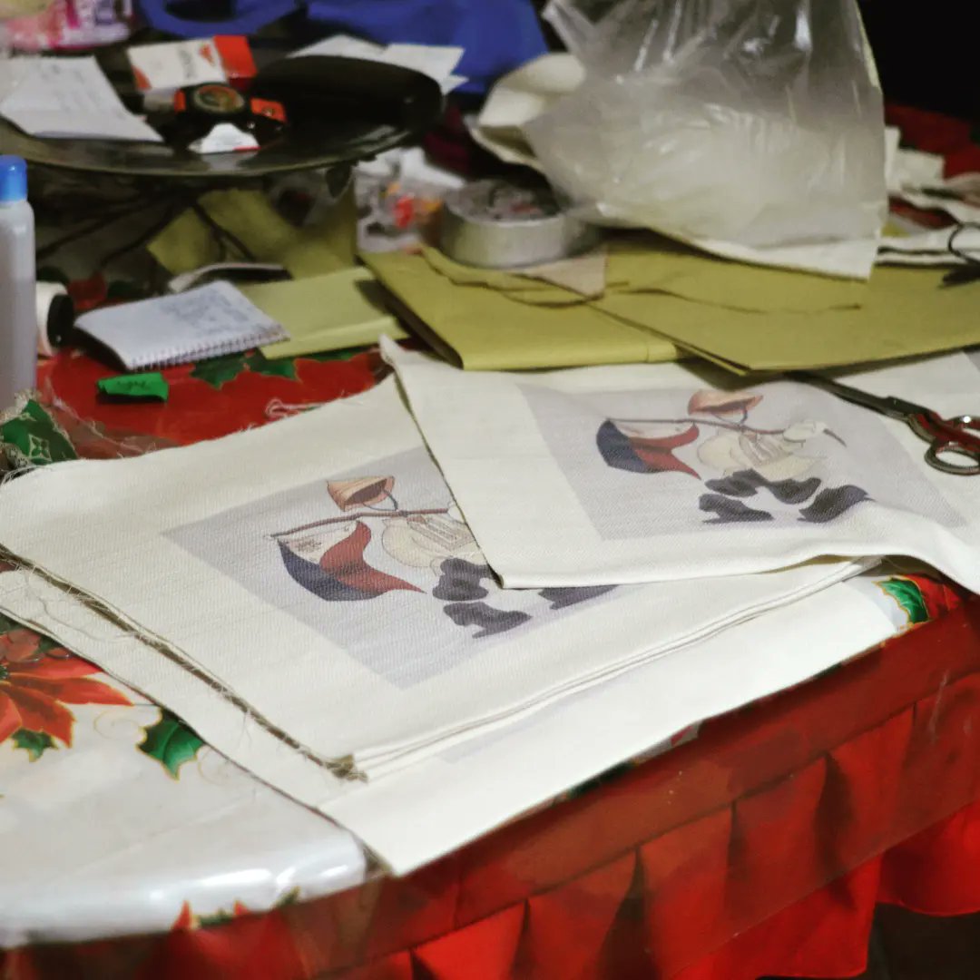 roacheze's tweet photo. "a probably nothing"

Despite of having an "Invisible Government" that we can only be seen and feel when election comes, and having a economic crisis due to pandemic.

I turn my fan-art into craft bags with a little presents. @coinbilly @ashh_eth @nelsg_ @InvsbleFriends 💚🇵🇭🛎️ https://t.co/HEH6w36wkw