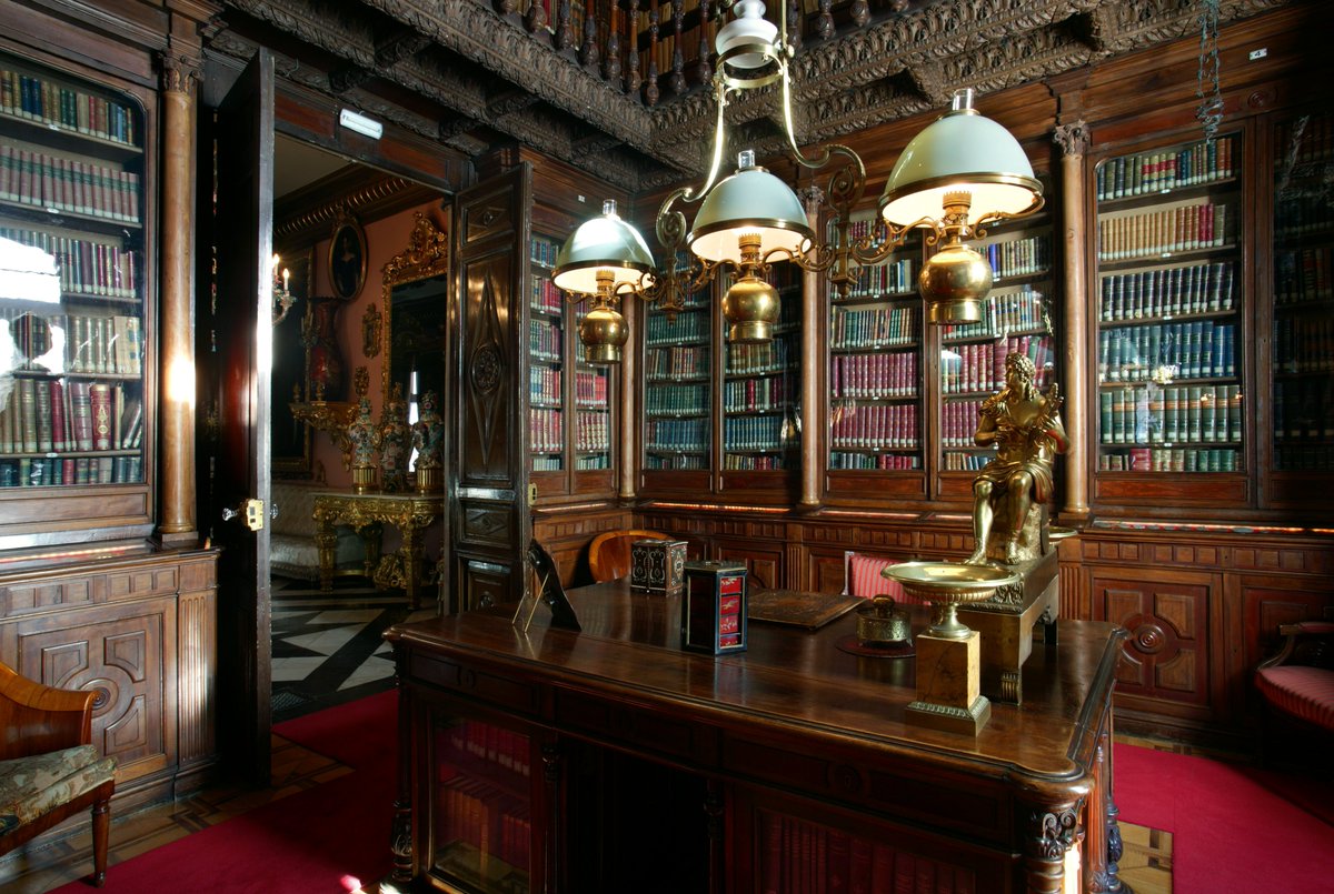 Библиотека фото. Старинная библиотека. Поместье чатсуорт хаус. Монастырские библиотеки. Longleat house.