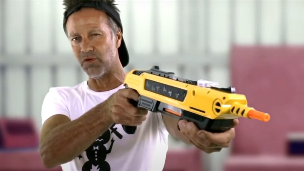 South Africans have spent R3 million on mini salt shotguns to murder flies – many with laser sights | <a href="/BISouthAfrica/">Business Insider SA🇿🇦</a> 

ow.ly/58bK50HC9o1