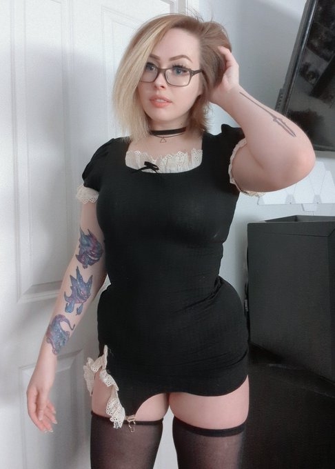 Watch Rey 🐉's leaked NSFW photo on TwXstars