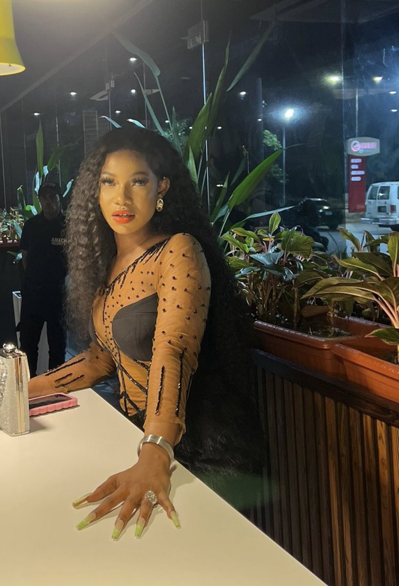 zenmagafrica's tweet photo. Tacha on a movie set 🎥 🖤🖤🔱

👩🏻‍🦱 @Symply_Tacha 

#ZenMagazine #Tacha https://t.co/e1mleyder0