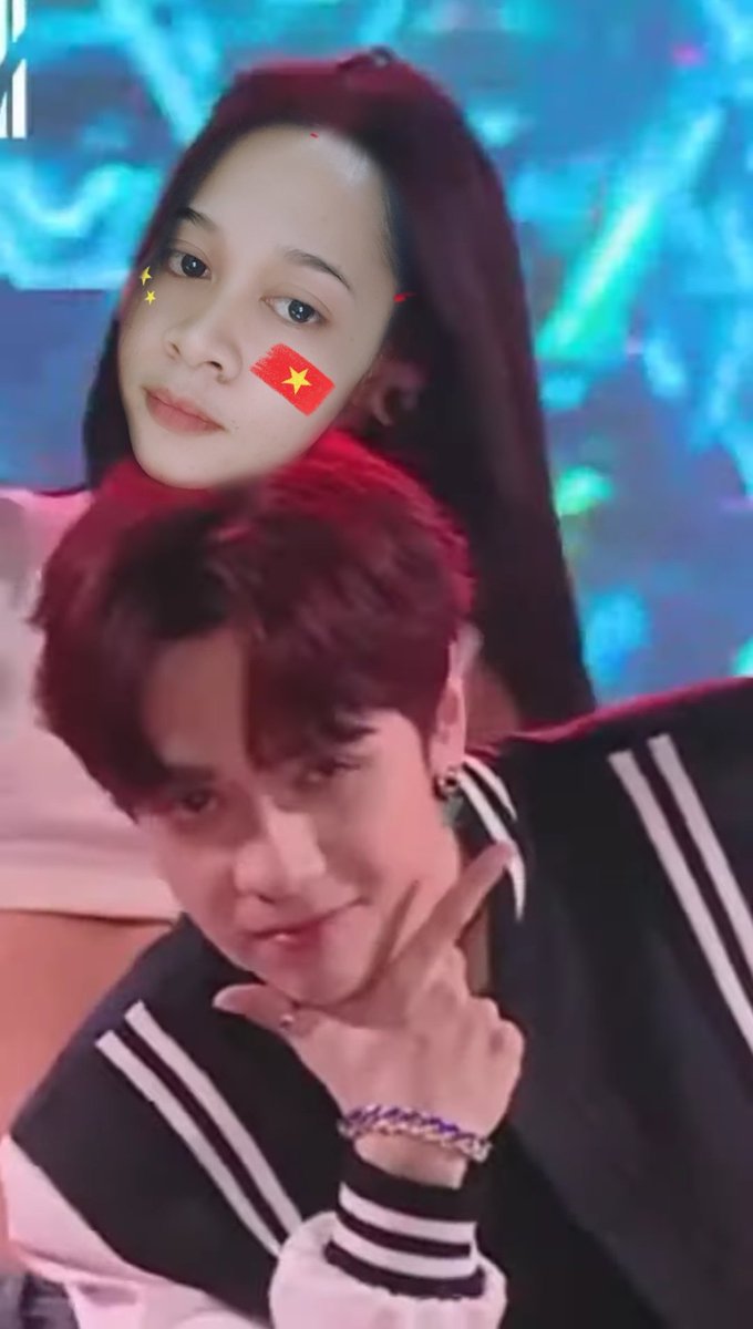 PornpimonWaifa's tweet photo. ทำงานยังมีวันหยุด แต่คิดถึงเธอQuangHungไม่มีวันหยุดเลยจ้า🤟🙆❤️
#QuangHungMasterD #QuangHungMasterD_rapperline
#StanMomentSW
#SWRappersEvent
#STANWORLD https://t.co/CySIwbKCjj