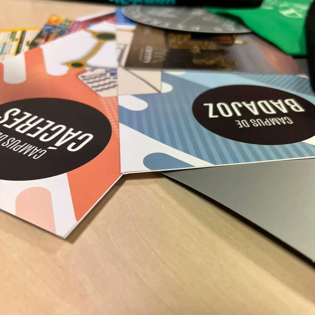 UExStudyAbroad's tweet photo. #WelcomePack .Tenemos todo preparado para daros la mejor bienvenida a la Universidad de Extremadura a los nuevos estudiantes internacionales 😍👏🌍

El jueves 27, en los campus de Cáceres y Badajoz celebraremos el Welcome Day para que descubráis todo lo que os ofrece la UEx 👏😍 https://t.co/2F3aSChqK4