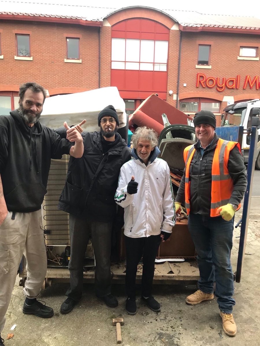 TrinityHomeless's tweet image. Breakfast of Champions! 🏆🏅

Check out the dream team - Mo, Larry, Gordon and the Trinity&apos;s Maintenance Team celebrating with a fry up after a morning of clearing their garden. 

Bring on Spring! 🌸✨🌞

#collaboration #dreamteam #helphomeless #endhomelessness #charityuk