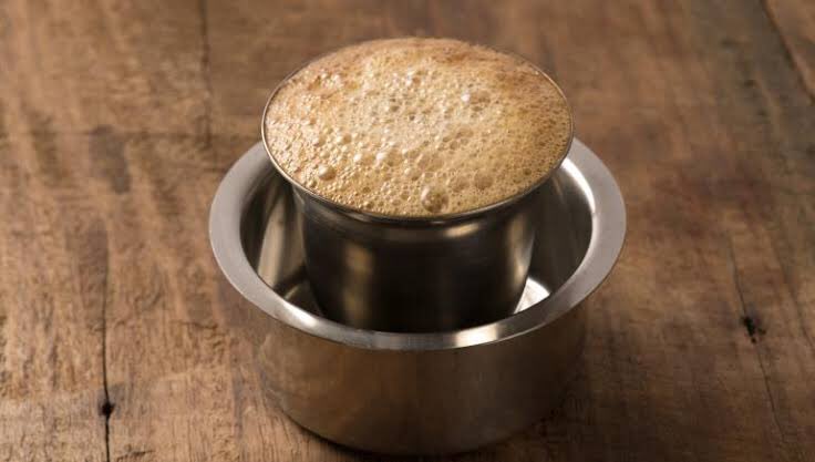 BB15SunTree's tweet photo. South Indian Filter coffee in Dabarah &amp; Tumbler #FilterCoffee #SouthIndia #coffee #cuisine #Drink https://t.co/46IzaeC0uc