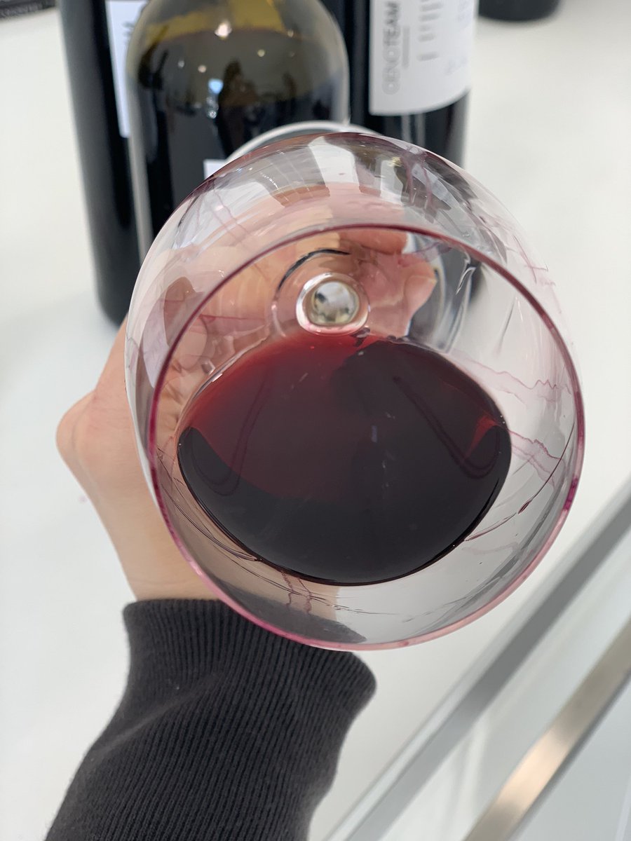 RocdeCalon's tweet photo. Dégustations d’assemblage avec notre œnologue Stéphane TouToundji! Ça s’annonce très prometteur..

#rodecalon #montagnesaintemilion #vinsdebordeaux https://t.co/u5HkXFhmC5