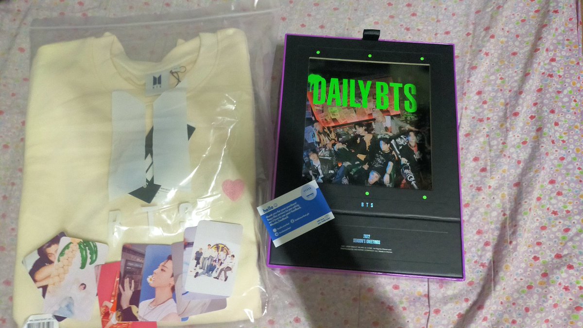 iamrevelene's tweet photo. The supposedly Christmas gifts for myself came home huhuu 
Thank you @bsidemarket for this. Huhu love you for taking care or my merch. Happy 1 year Po ulit. 
#bside_feedback

Thank you sa Freebies Po hehehe https://t.co/UrcalAWzQ9