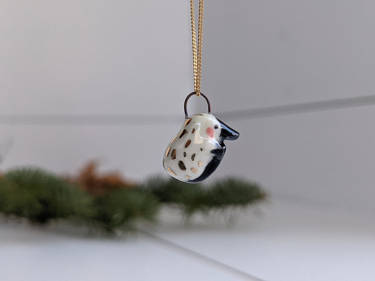 _kness's tweet image. 🎁It's past 35K giveaway time ! 

🪴To enter : 
- RT this 
- Comment with something (animal or other) you'd love wearing as a porcelain pendant! 

🌈Prize : your custom made pendant + chain.

🦄I will pick a participating follower at random on Friday January 28th, around noon EST