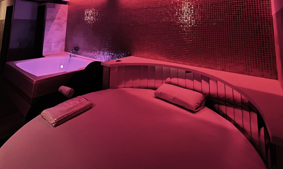 por_hora_Luxtal's tweet photo. Toda la noche es corta para soñar contigo, y todo el día es poco para pensar en ti. ❤️❤️❤️
#Luxtal #lovehotel #hotelesporhoras
https://t.co/zIOvkB4K8p https://t.co/u1AcqhCxeY