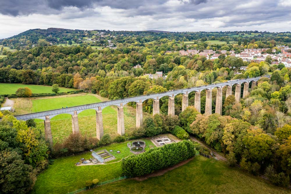 Beautiful images of <a href="/Pontcysyllte/">PontcysyllteAqueduct</a> in <a href="/BaldHiker/">BaldHiker</a> review of <a href="/Drifters6/">drifters 66</a> canal boat holiday on the Llangollen Canal #LifesBetterByWater #canalboatholiday baldhiker.com/2022/01/13/a-n…