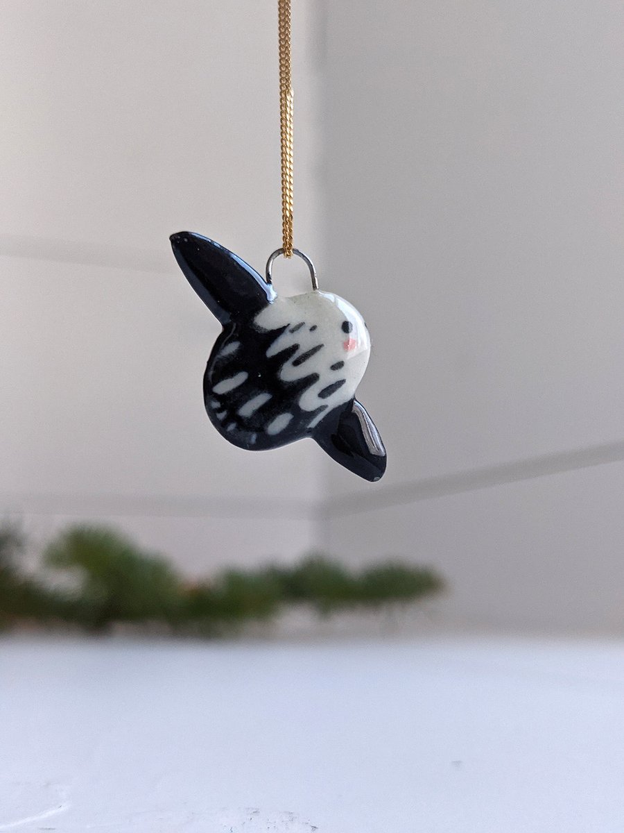 _kness's tweet image. 🎁It's past 35K giveaway time ! 

🪴To enter : 
- RT this 
- Comment with something (animal or other) you'd love wearing as a porcelain pendant! 

🌈Prize : your custom made pendant + chain.

🦄I will pick a participating follower at random on Friday January 28th, around noon EST