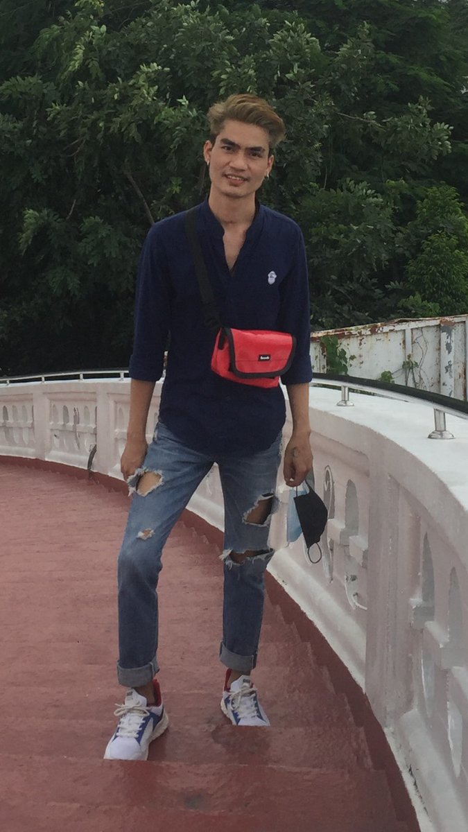LayLay33236072's tweet photo. ဒီလူသား https://t.co/L43IUzZ6wv