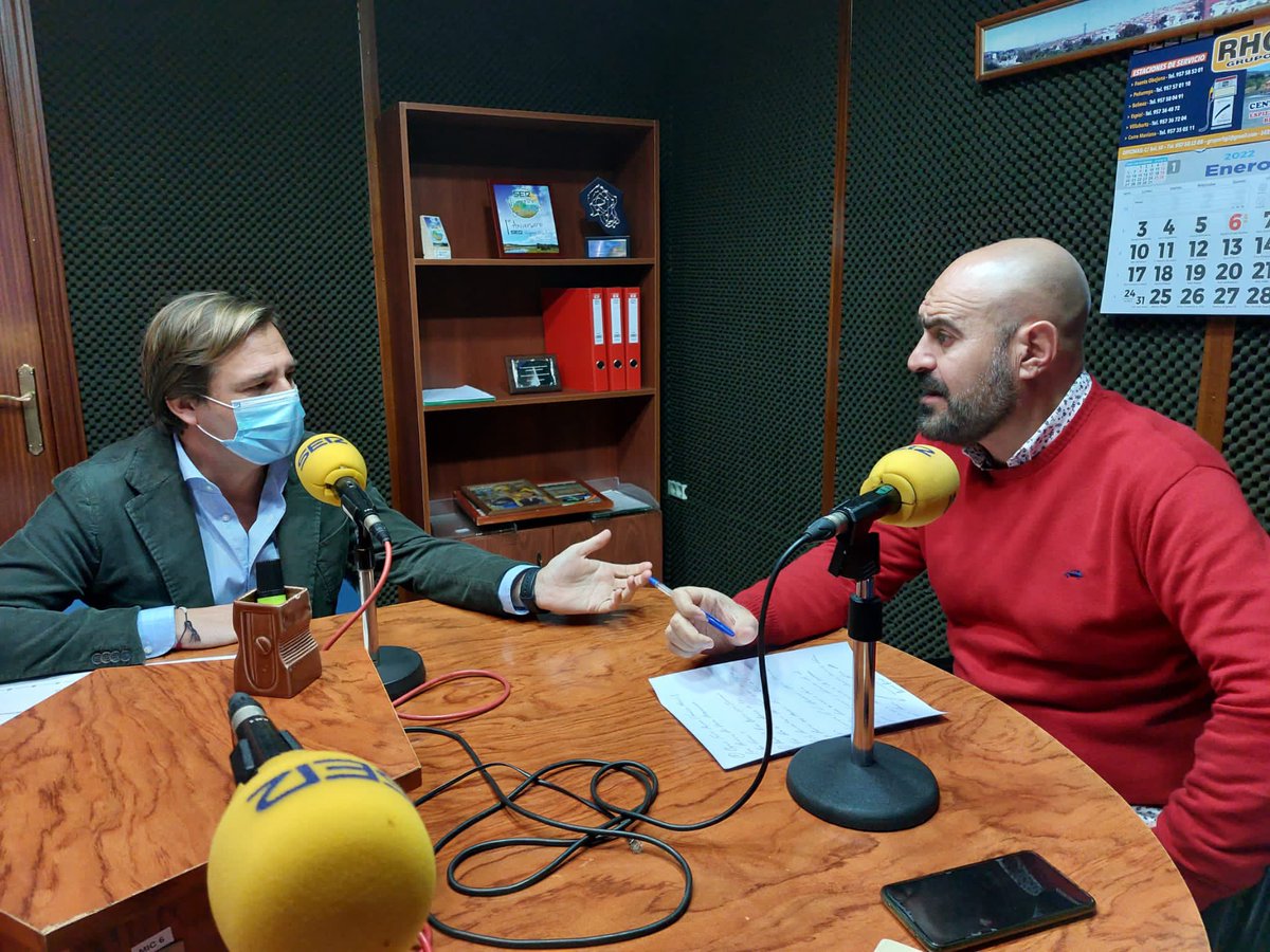 👉🏻Espero que haya quedado claro que el hospital no se cierra ni se van a reducir servicios para los vecinos del #Guadiato.
🎙🛑Pido que acaben de una vez las mentiras de otros partidos, que solo sirven para preocupar y crear malestar.
<a href="/ppandaluz/">PP de Andalucía</a> <a href="/pp_cordoba/">PP de Córdoba</a> <a href="/RadioPenarroya/">Radio Peñarroya Cadena SER</a>