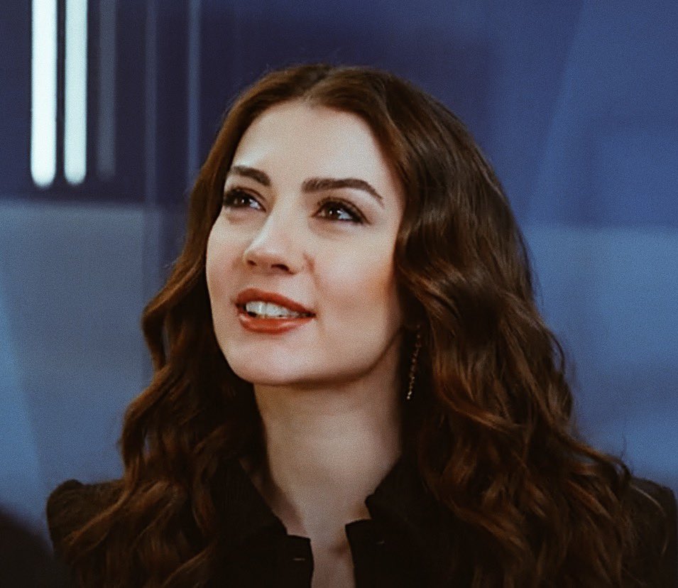 mediafairy_'s tweet photo. Burcu Özberk.❤️‍🔥 https://t.co/wAvhzhMAcQ