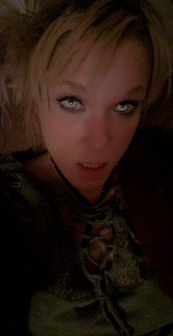 Goofing around on snapchat https://t.co/JdFR4Zcqci