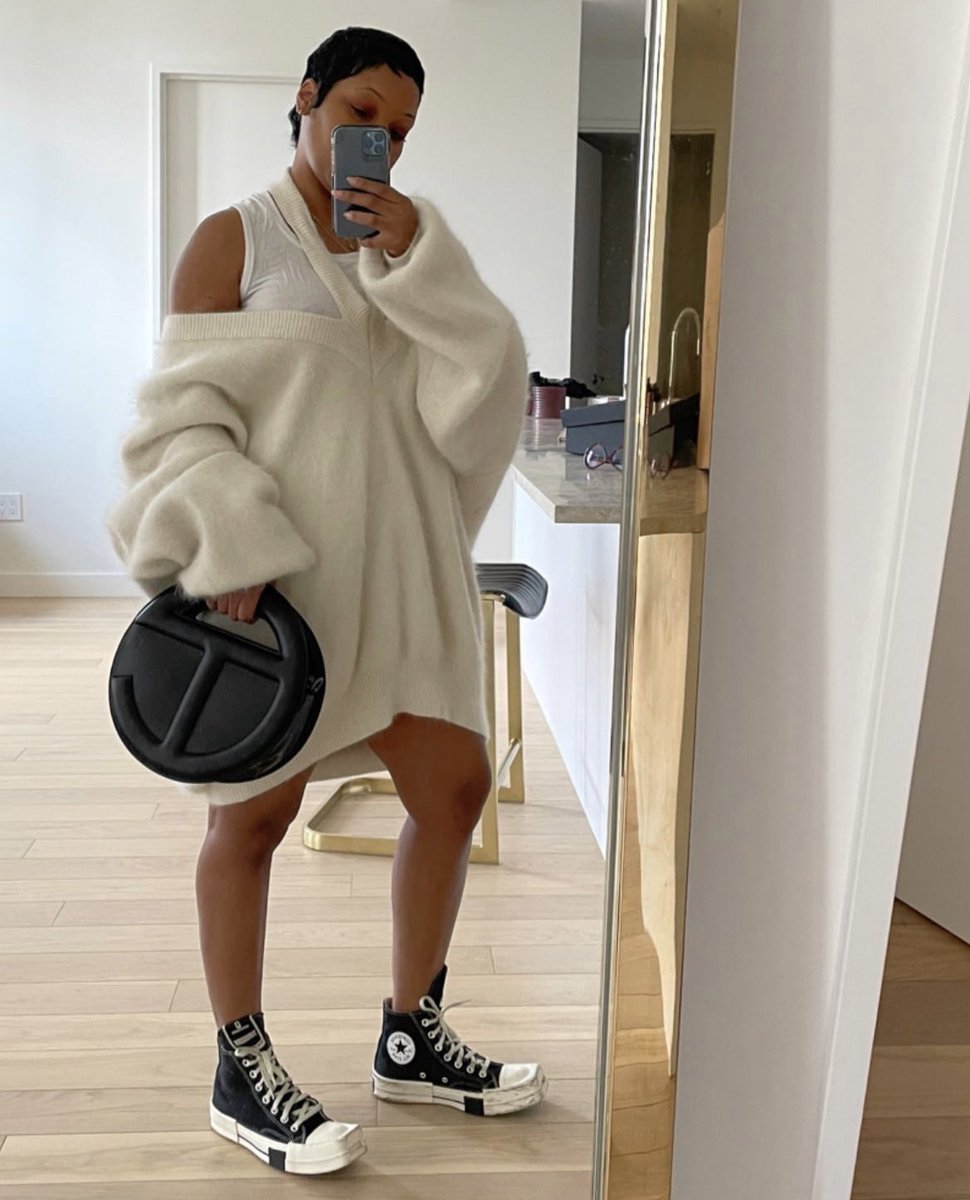 rededitmagazine's tweet photo. Telfar is about to come out with clutch bags! What do you think of the new look? https://t.co/Sk8q9Hb1lU