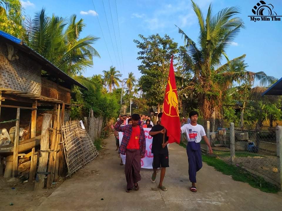 MyosetJ's tweet photo. Anti-coup revolutionary strike in Sagaing's Yinmabin, Beinwechaung Vlg as usual. 🪧  #2022Jan25Coup #WarCrimesOfJunta #WhatsHappeningInMyanmar https://t.co/god46uUriH