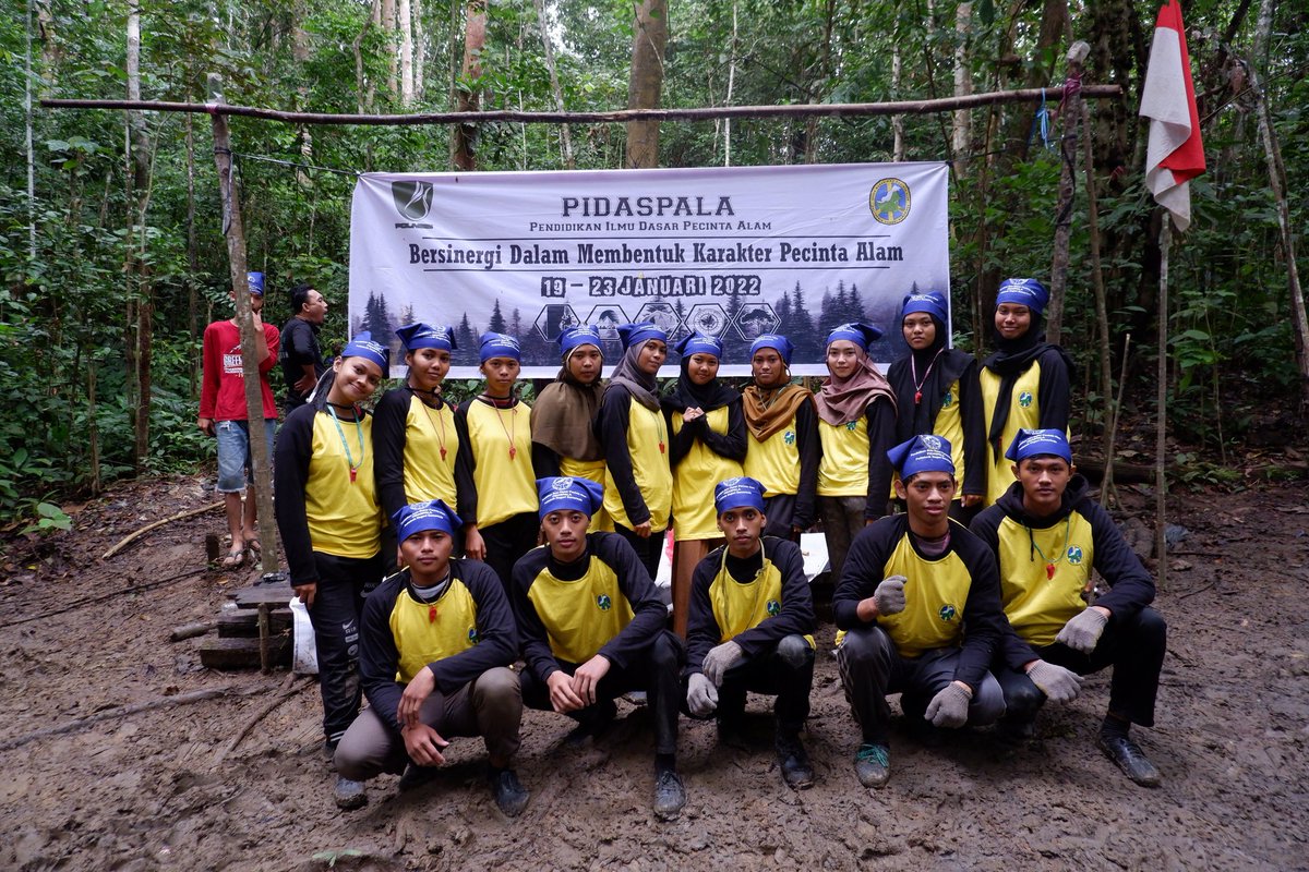 Greempanks's tweet photo. semoga tetap semangat dan mampu menjalankan roda organisasi yg lebih baik 😊💪

Salam Lestari!!

Wassalamualaikum Warahmatullahi Wabarakatuh

#Greempanks
#pidaspalaxxiii
#Polnes
#Mapalakaltim
#Greempanksfamily https://t.co/4LwJldjSLp
