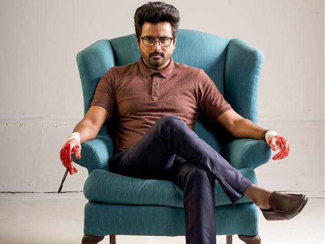 SKHarishbabu's tweet photo. RT for Arumpon.                  Like for Dr.Varun

Let's see who will win😌🔥

#Ayalaan #SK21 @Siva_Kartikeyan https://t.co/d2GwmcBQm8