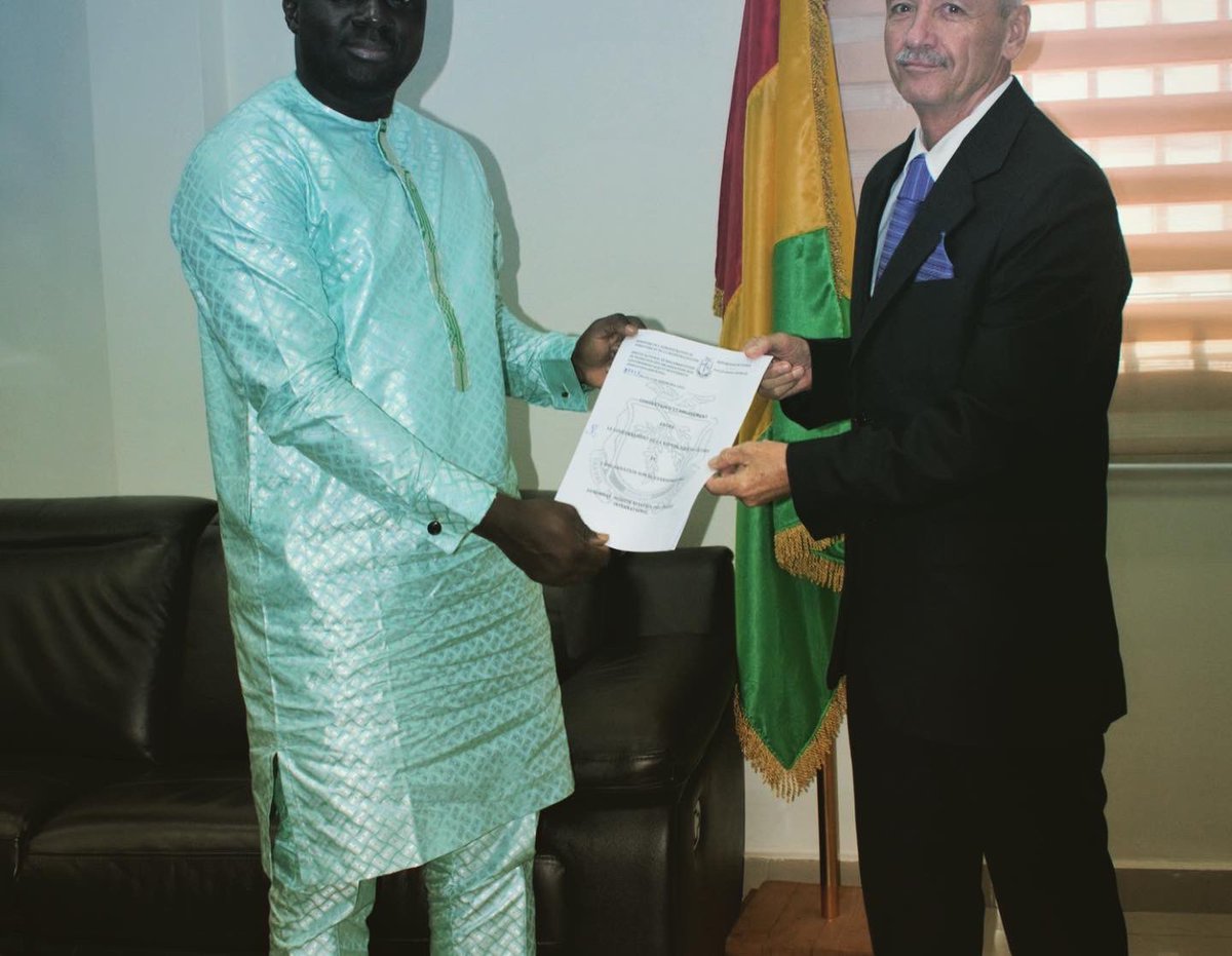 mafnorge's tweet photo. God nyheter om at MAF nå har mottatt et skriftlig «Convention d'etablissement» som bekrefter godkjenning til å operere som en internasjonal NGO i Guinea. 
– Dette er et viktig veiskille. Flyene vil spare partnere dyrebar tid og redde liv, sier MAF-pilot Emil Kundig https://t.co/erAiTqE8V4