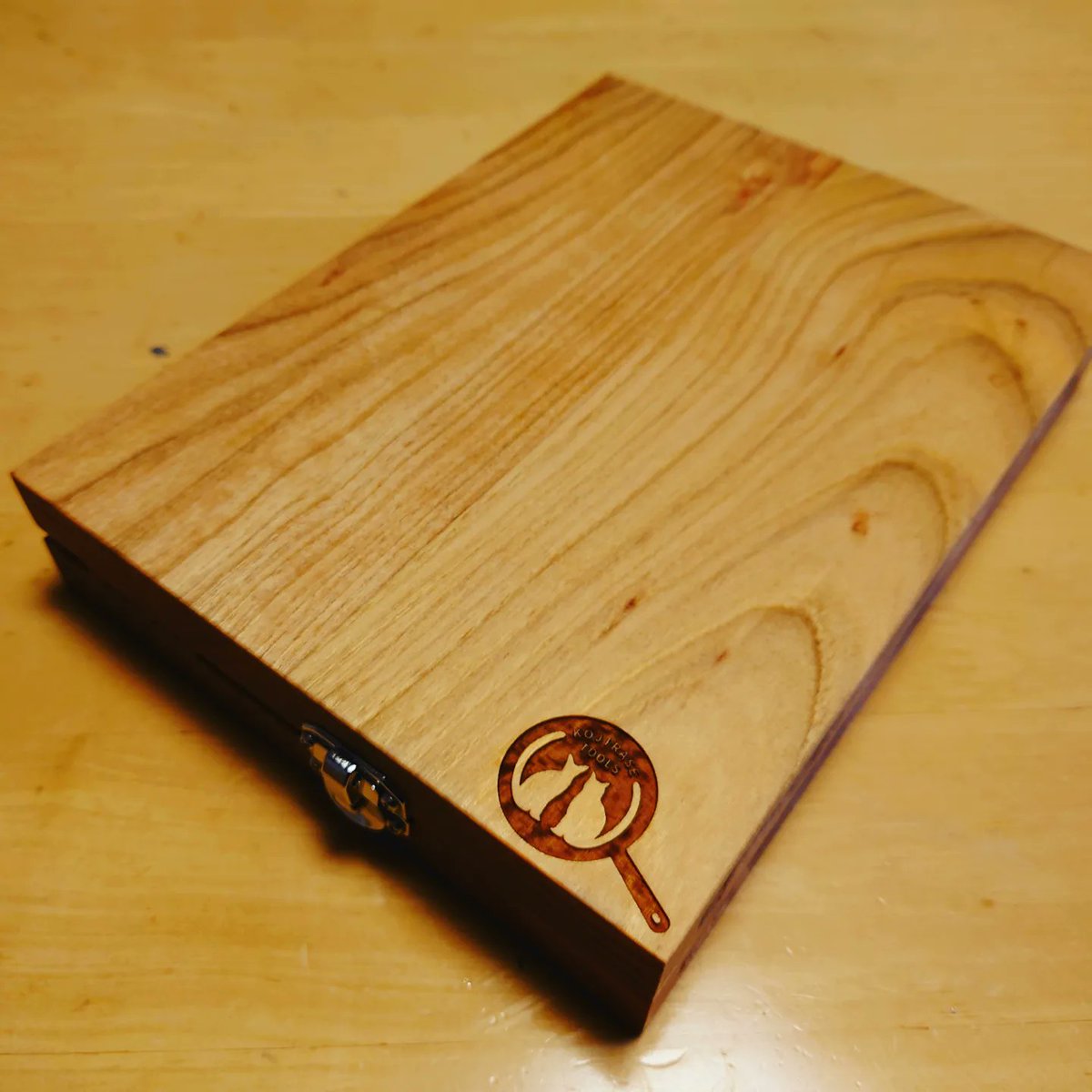 またまた徳井さんから届きました(笑)。 包丁を外へ持ち出すのに何