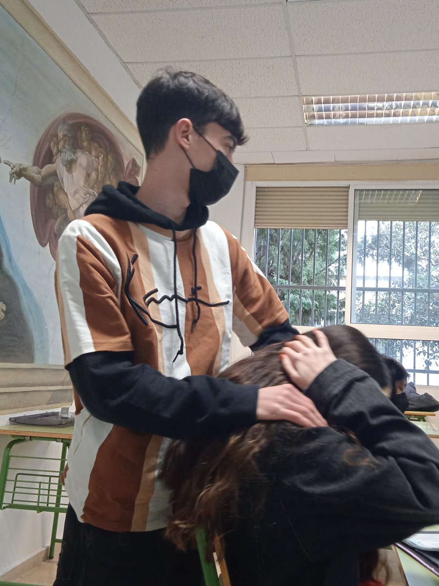 zaaaaayra's tweet photo. el hugo y la inma noviando #noviando https://t.co/lCkIOv6xMZ