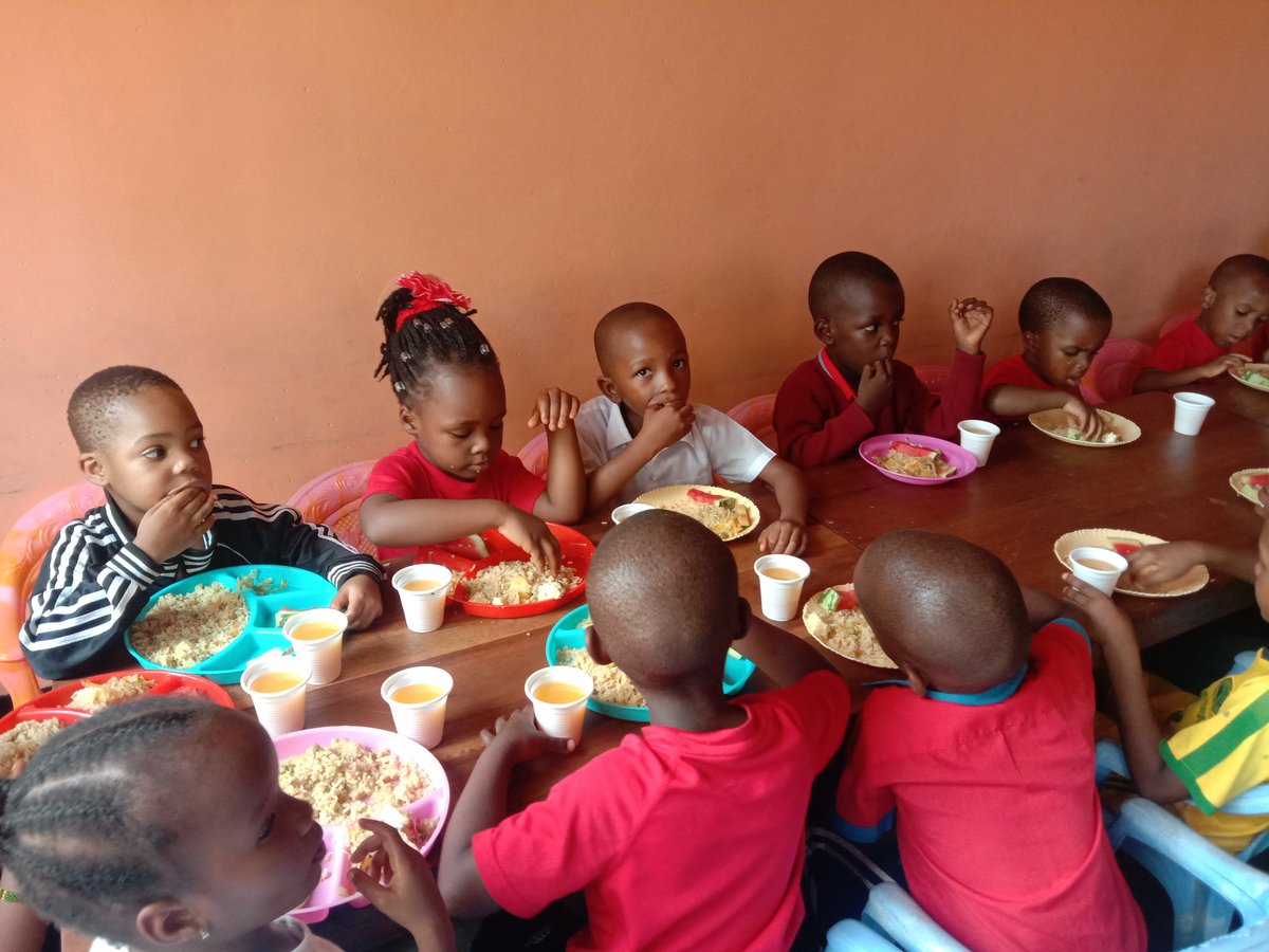 FreeGenerationA's tweet image. That lunch... 😋 
#WeAreFreeGeneration 
#teamchanges