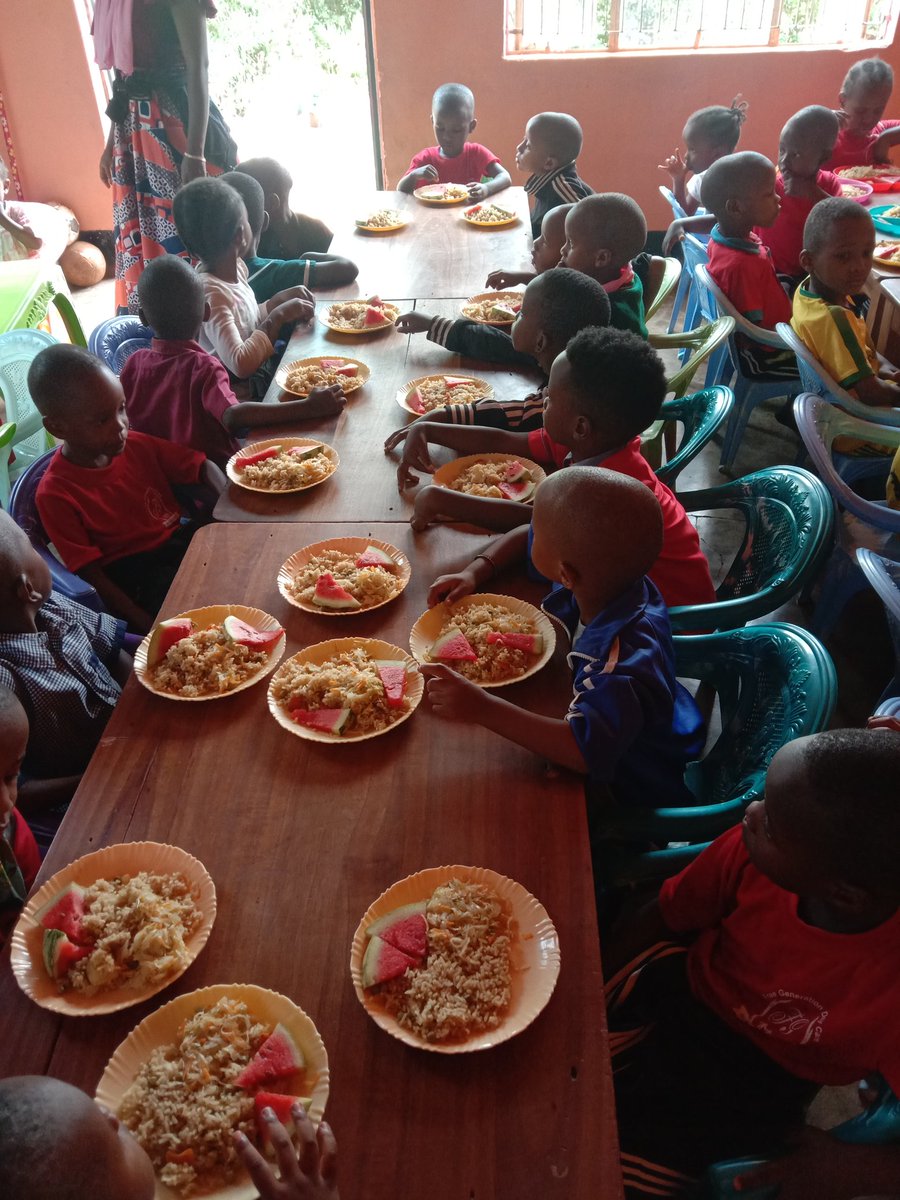 FreeGenerationA's tweet image. That lunch... 😋 
#WeAreFreeGeneration 
#teamchanges