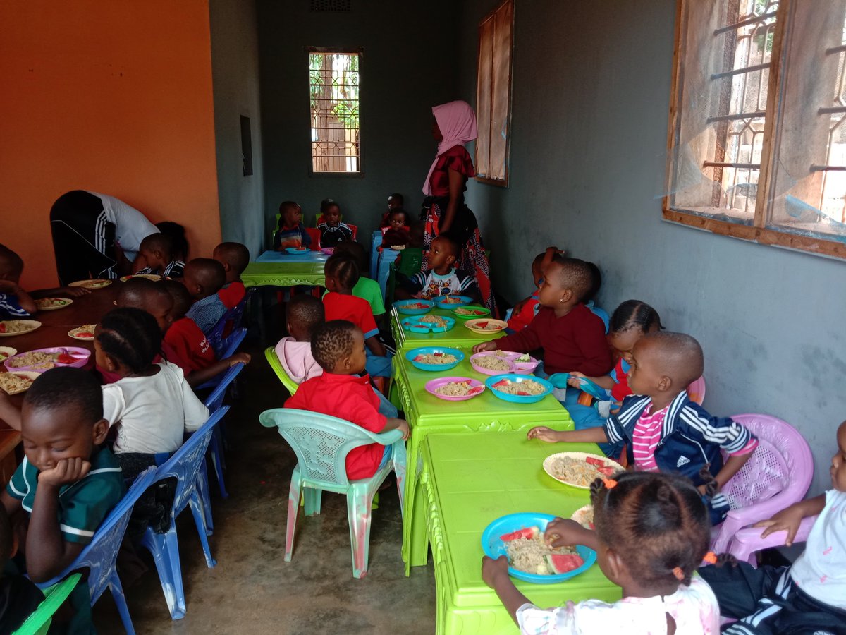 FreeGenerationA's tweet image. That lunch... 😋 
#WeAreFreeGeneration 
#teamchanges