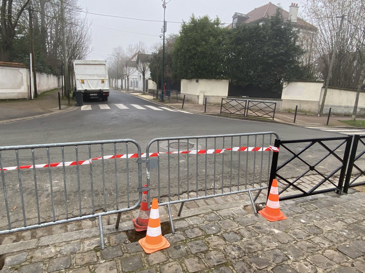 BrnoMorel's tweet photo. Extérieur CHU St Maur @EMMAUSolidarite qui héberge aujourd’hui 140 personnes dont 62 enfants... https://t.co/ct8Pfy6w2K