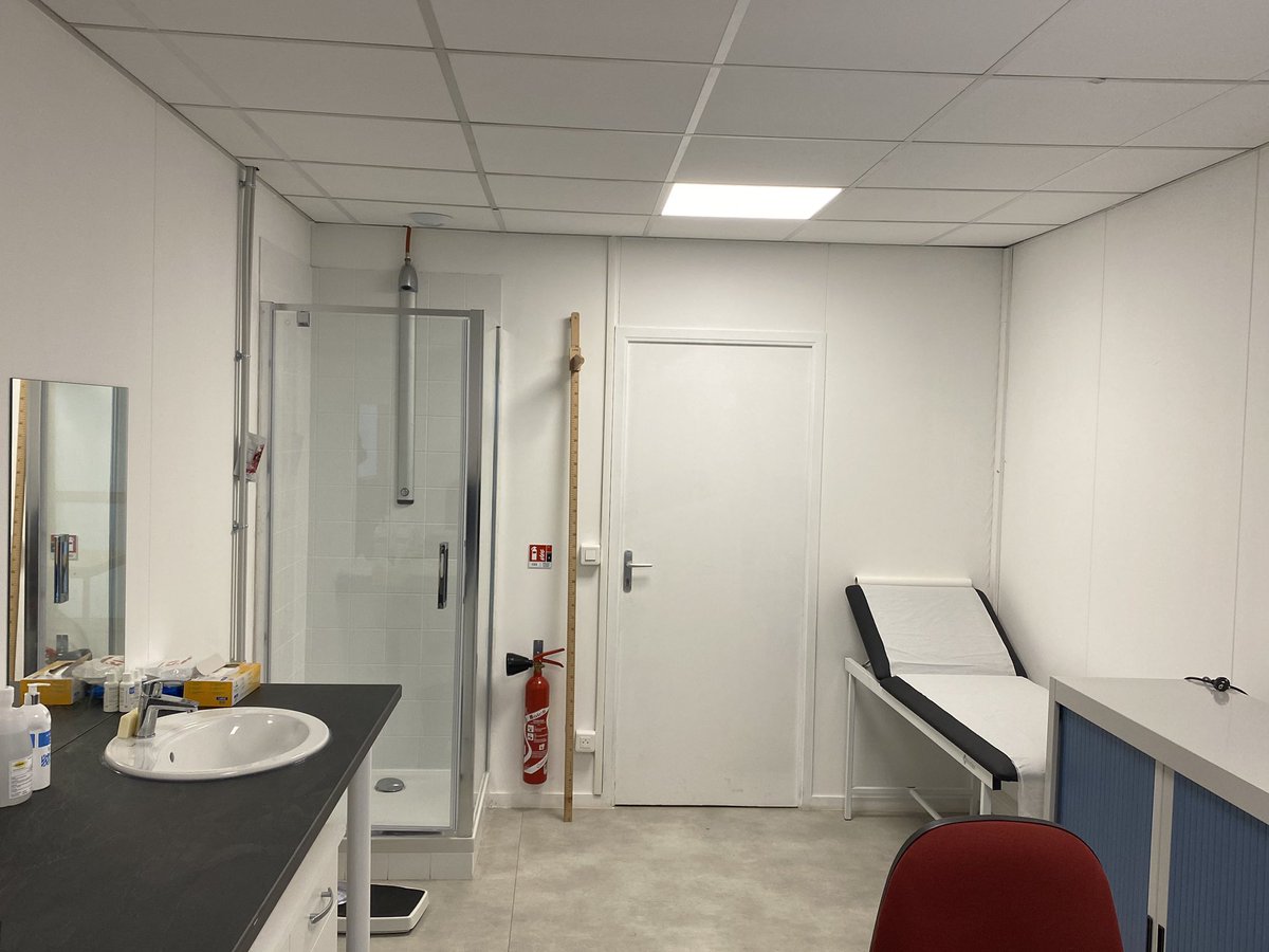 ...Intérieur CHU St Maur, en remerciant vivement les équipes salariées <a href="/EMMAUSolidarite/">Emmaüs Solidarité</a> ainsi les nombreux bénévoles et partenaires locaux mobilisés pour un accueil digne des familles ayant connu des parcours de rue