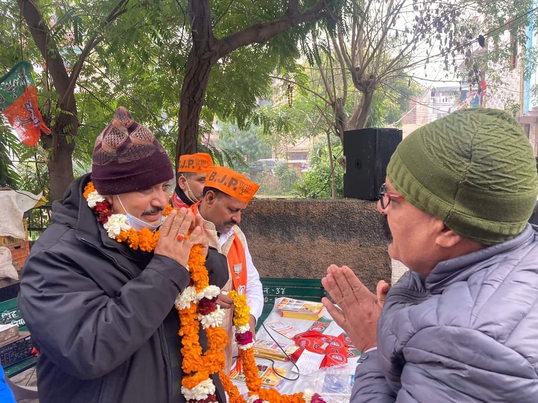 साहिबाबाद विधानसभा के शालीमार गार्डन विक्रम एनक्लेव में क्षेत्र के निवासियों के साथ।

#भाजपा_है_तो_भरोसा_है
<a href="/myogiadityanath/">Yogi Adityanath</a> <a href="/BJP4UP/">BJP Uttar Pradesh</a>